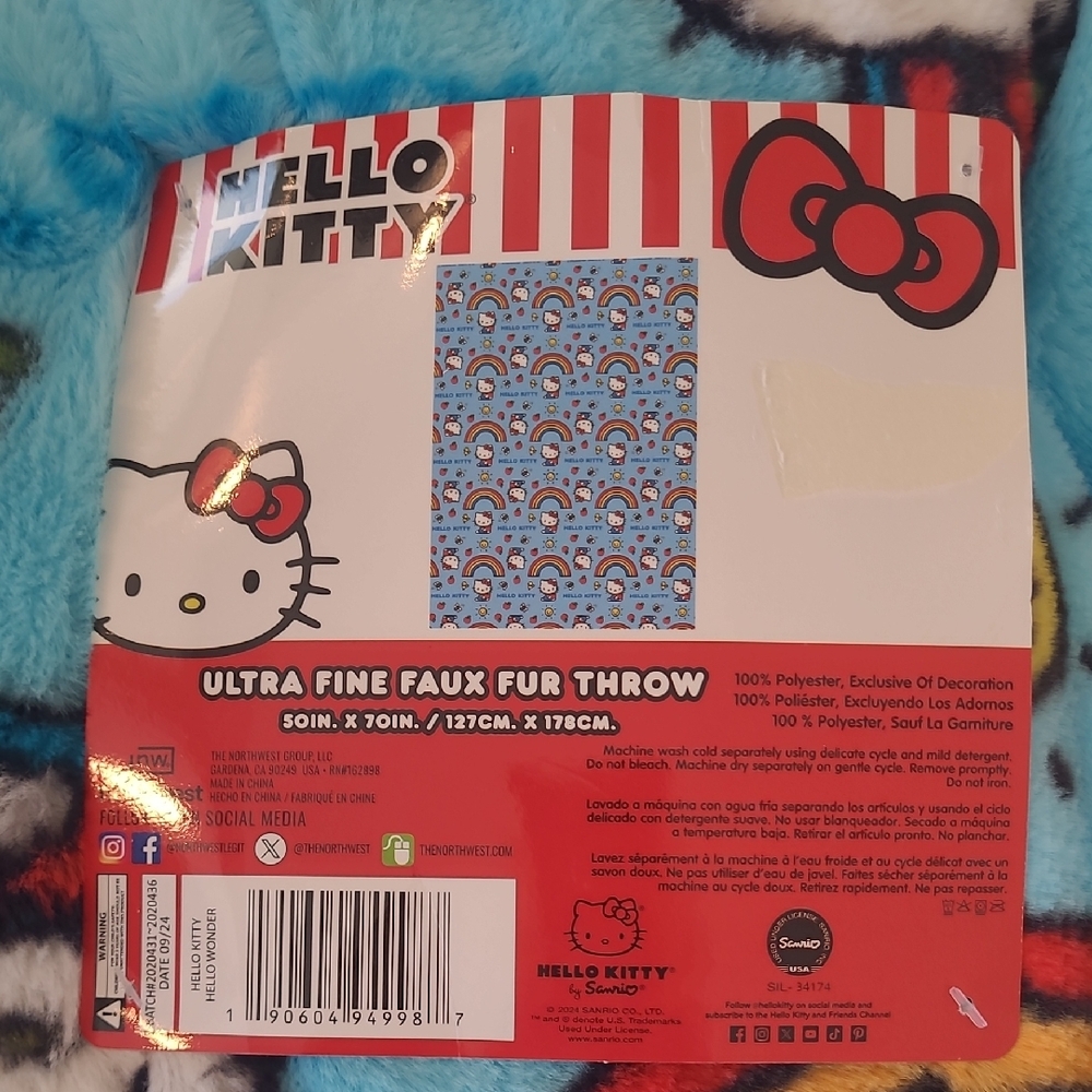 Hello Kitty Blue Throw Blanket - Picture 2 of 2